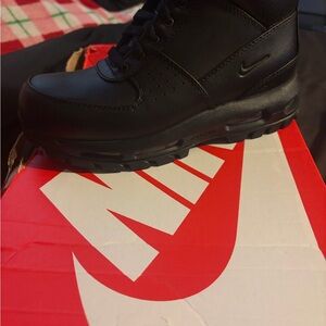 Nike Men's All-Black Sneakers